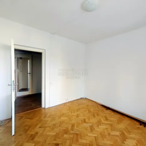 Pronájem bytu 2+1, Karlovy Vary, Krymská, 51 m2