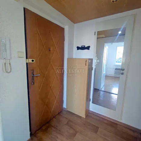 Pronájem bytu 2+1, Karlovy Vary, Krymská, 51 m2