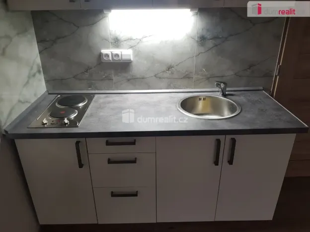 Pronájem bytu 1+kk, Praha - Vršovice, Přípotoční, 27 m2