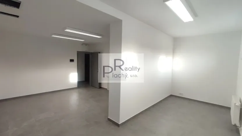 Pronájem kanceláře, Hevlín, 33 m2
