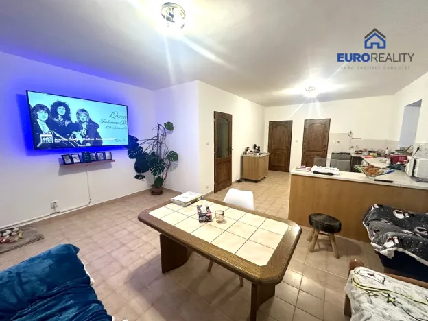 Prodej rodinného domu, Toužim - Bezděkov, 236 m2