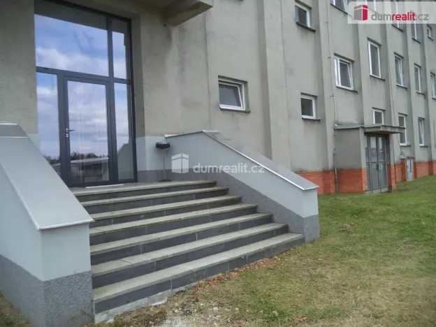 Pronájem komerční nemovitosti, Staré Město, Na Zbytkách, 2500 m2