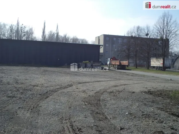 Pronájem komerční nemovitosti, Staré Město, Na Zbytkách, 2000 m2