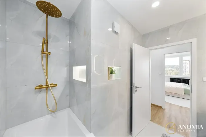 Prodej bytu 4+kk, Praha - Kobylisy, Třebenická, 73 m2