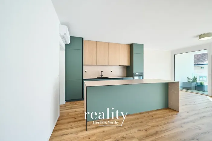 Prodej bytu 3+kk, Znojmo, Jarošova, 76 m2