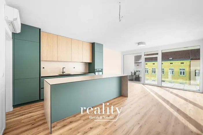 Prodej bytu 3+kk, Znojmo, Jarošova, 76 m2