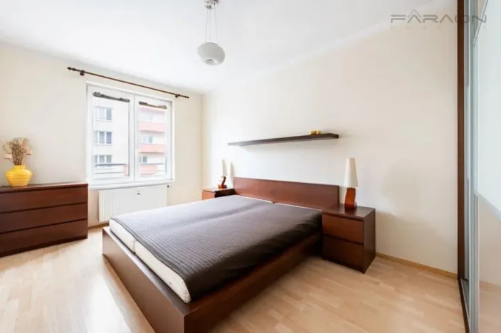 Pronájem bytu 2+kk, Praha - Záběhlice, Velenovského, 53 m2