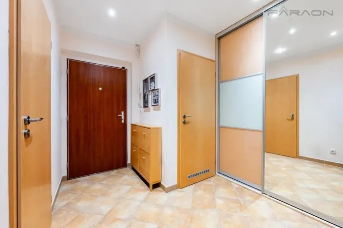 Pronájem bytu 2+kk, Praha - Záběhlice, Velenovského, 53 m2