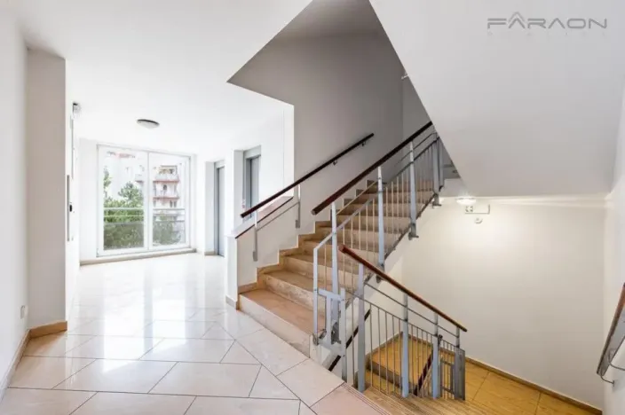 Pronájem bytu 2+kk, Praha - Záběhlice, Velenovského, 53 m2