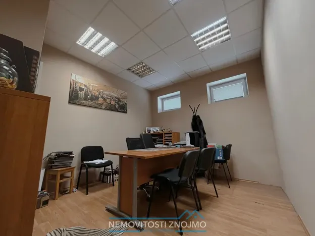 Pronájem výrobních prostor, Znojmo, Bolzanova, 496 m2