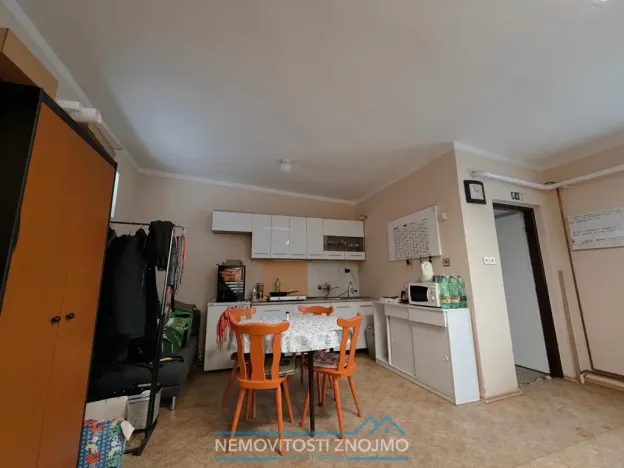 Pronájem výrobních prostor, Znojmo, Bolzanova, 496 m2