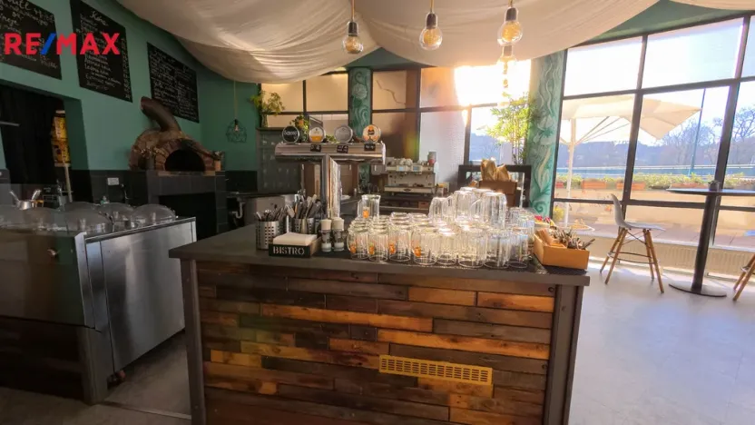 Prodej obchodního prostoru, Týnec nad Sázavou, Ing. Fr. Janečka, 200 m2