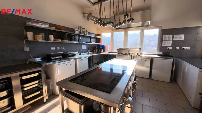 Prodej obchodního prostoru, Týnec nad Sázavou, Ing. Fr. Janečka, 200 m2