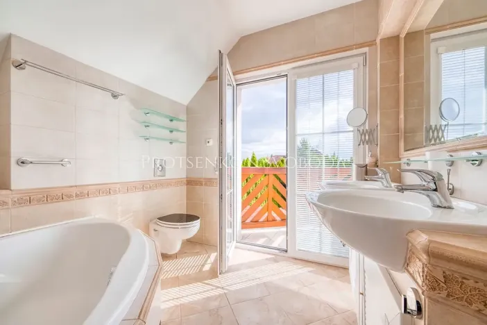 Prodej rodinného domu, Hostivice, náměstí Jana IV. z Dražic, 185 m2