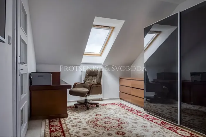 Prodej rodinného domu, Hostivice, náměstí Jana IV. z Dražic, 185 m2