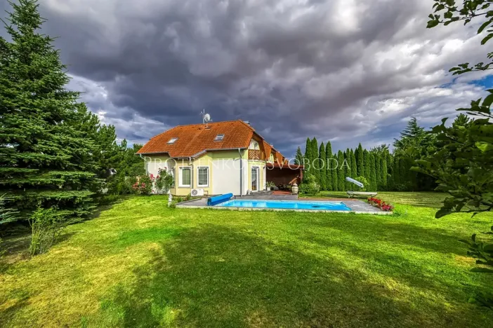 Prodej rodinného domu, Hostivice, náměstí Jana IV. z Dražic, 185 m2