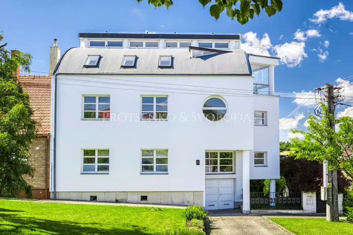 Prodej vily, Křižanov, Benešovo náměstí, 530 m2