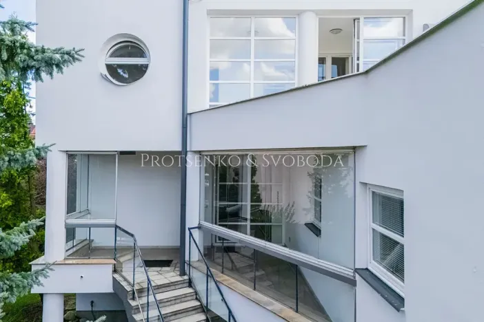 Prodej vily, Křižanov, Benešovo náměstí, 530 m2