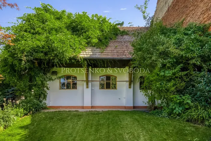 Prodej vily, Křižanov, Benešovo náměstí, 530 m2