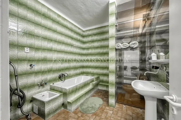 Prodej vícegeneračního domu, Křižanov, Benešovo náměstí, 530 m2