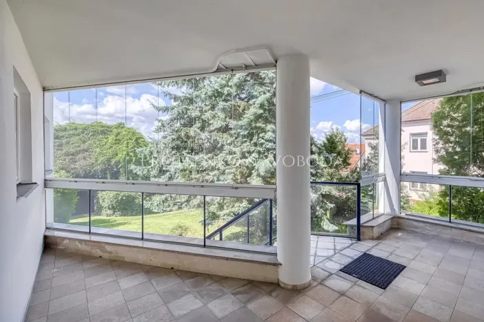 Prodej kanceláře, Křižanov, Benešovo náměstí, 530 m2