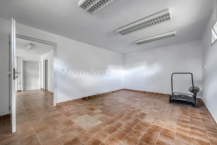 Prodej kanceláře, Křižanov, Benešovo náměstí, 530 m2