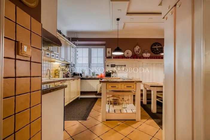 Prodej obchodního prostoru, Suchdol nad Lužnicí, Pražská, 180 m2