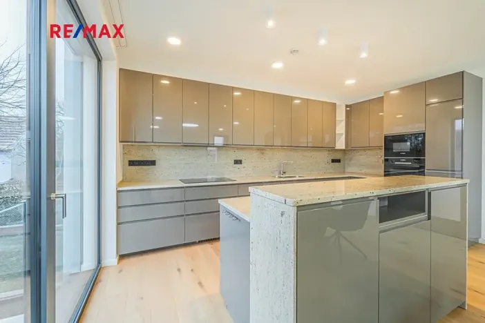 Pronájem bytu 3+kk, Praha - Kunratice, Děbolínská, 92 m2