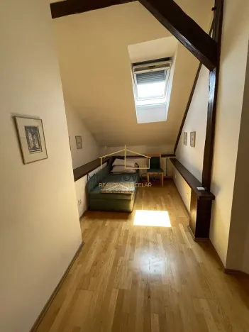 Pronájem bytu 3+kk, Žebrák, Náměstí, 87 m2