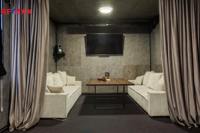 Pronájem restaurace, Karlovy Vary - Rybáře, Sokolovská, 156 m2