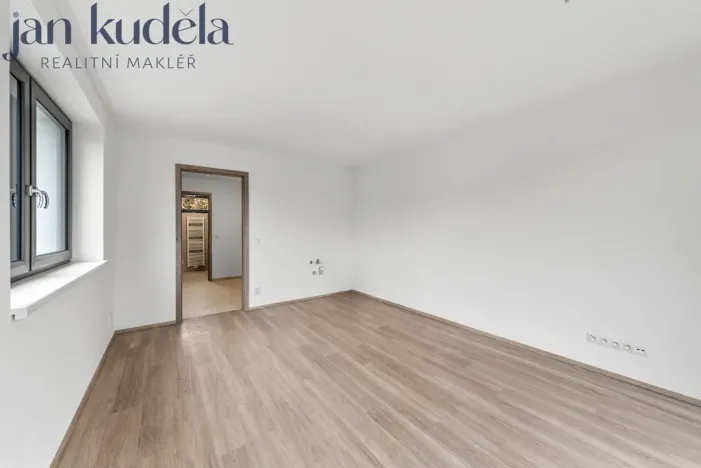 Pronájem bytu 1+kk, Brno, Líšeňská, 29 m2