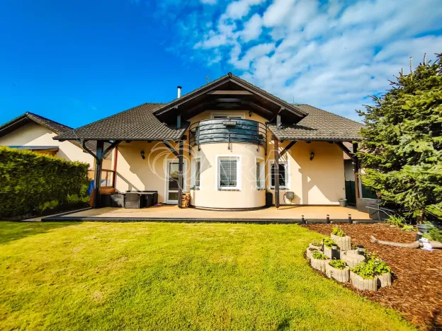 Prodej vícegeneračního domu, Srubec, 334 m2