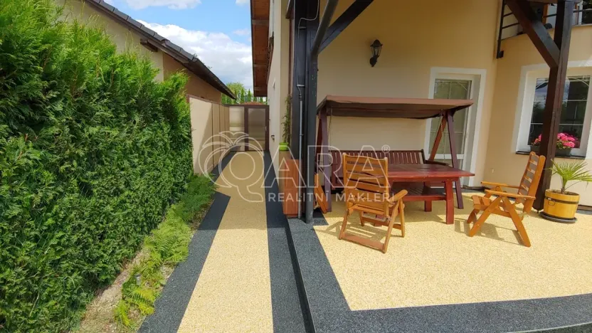 Prodej vícegeneračního domu, Srubec, 334 m2