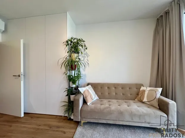 Pronájem bytu 1+kk, Znojmo, Jarošova, 42 m2