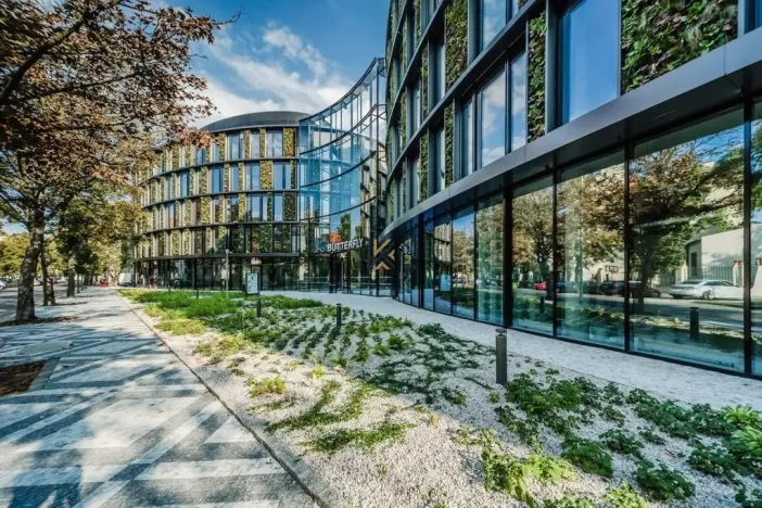 Pronájem obchodního prostoru, Praha - Karlín, Pernerova, 204 m2