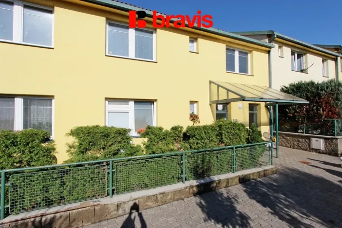 Pronájem bytu 1+kk, Neslovice, Školní, 31 m2