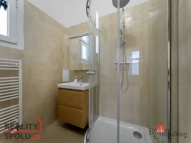 Pronájem bytu 3+1, Praha - Karlín, Sokolovská, 72 m2