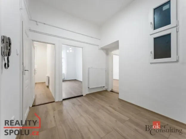 Pronájem bytu 3+1, Praha - Karlín, Sokolovská, 72 m2