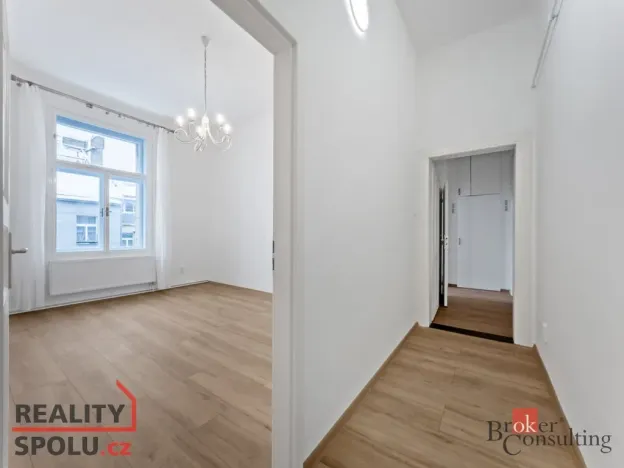 Pronájem bytu 3+1, Praha - Karlín, Sokolovská, 72 m2