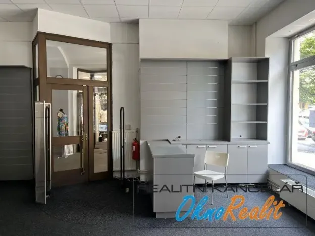 Pronájem obchodního prostoru, Přerov - Přerov I-Město, Žerotínovo nám., 108 m2