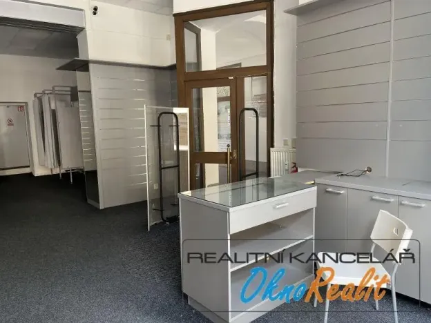 Pronájem obchodního prostoru, Přerov - Přerov I-Město, Žerotínovo nám., 108 m2