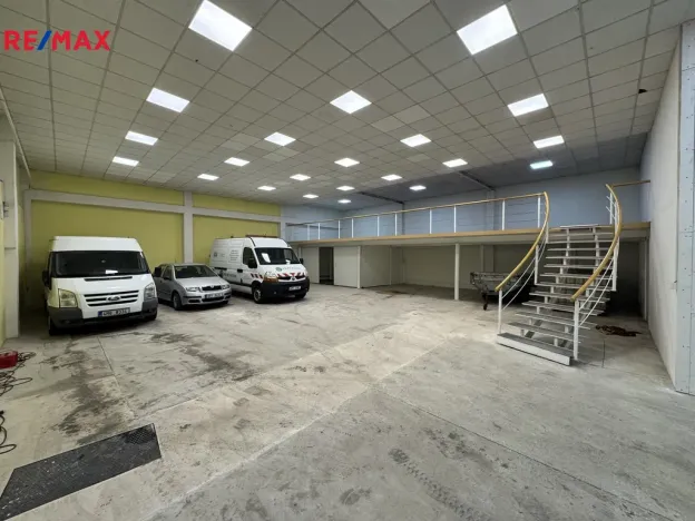 Pronájem obchodního prostoru, Velká Bystřice, ČSA, 354 m2