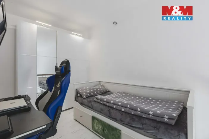 Prodej bytu 4+kk, Klatovy - Klatovy III, Husovo náměstí, 78 m2