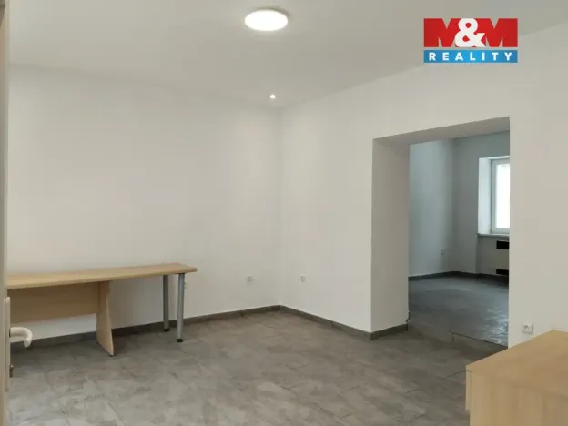 Pronájem obchodního prostoru, Ústí nad Labem - Klíše, Masarykova, 32 m2