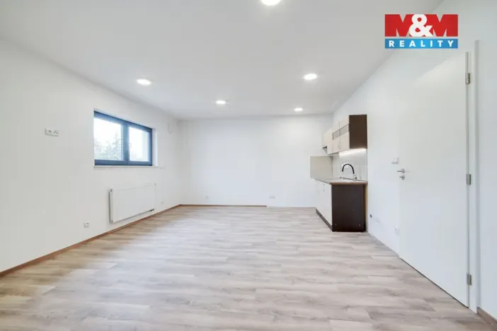 Pronájem bytu 1+kk, Nýřany, Benešova třída, 34 m2
