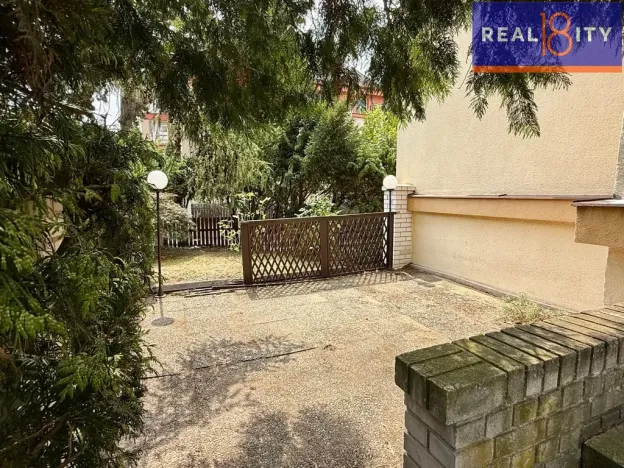 Prodej vily, Praha, Na pískách, 528 m2