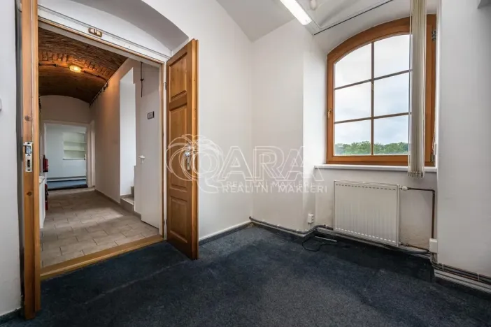 Pronájem obchodního prostoru, Mladá Boleslav - Mladá Boleslav I, Vodkova, 298 m2