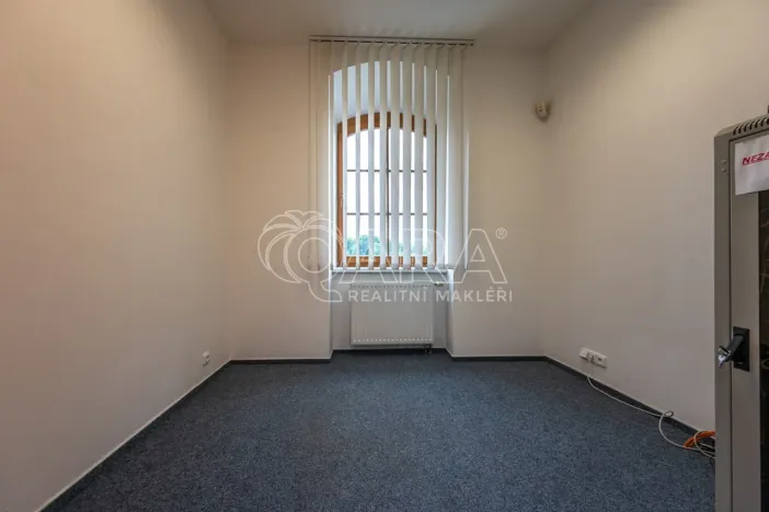 Pronájem obchodního prostoru, Mladá Boleslav - Mladá Boleslav I, Vodkova, 298 m2