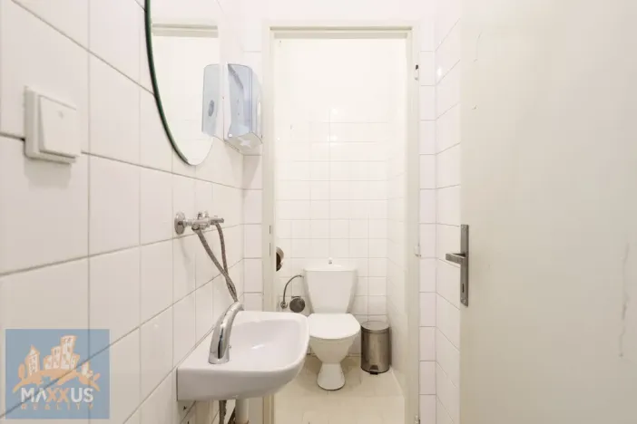 Pronájem obchodního prostoru, Praha - Strašnice, Počernická, 140 m2