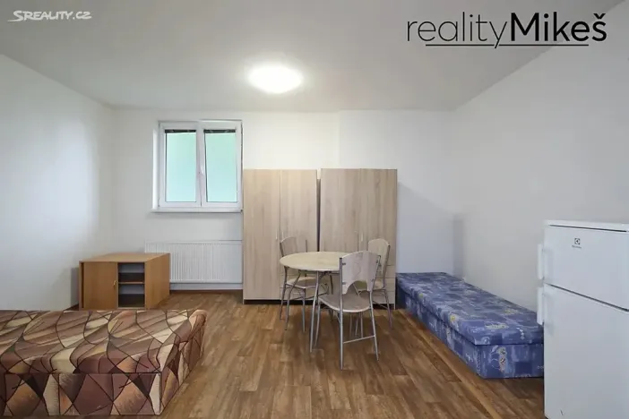 Pronájem ubytování, Dobrovice, 500 m2